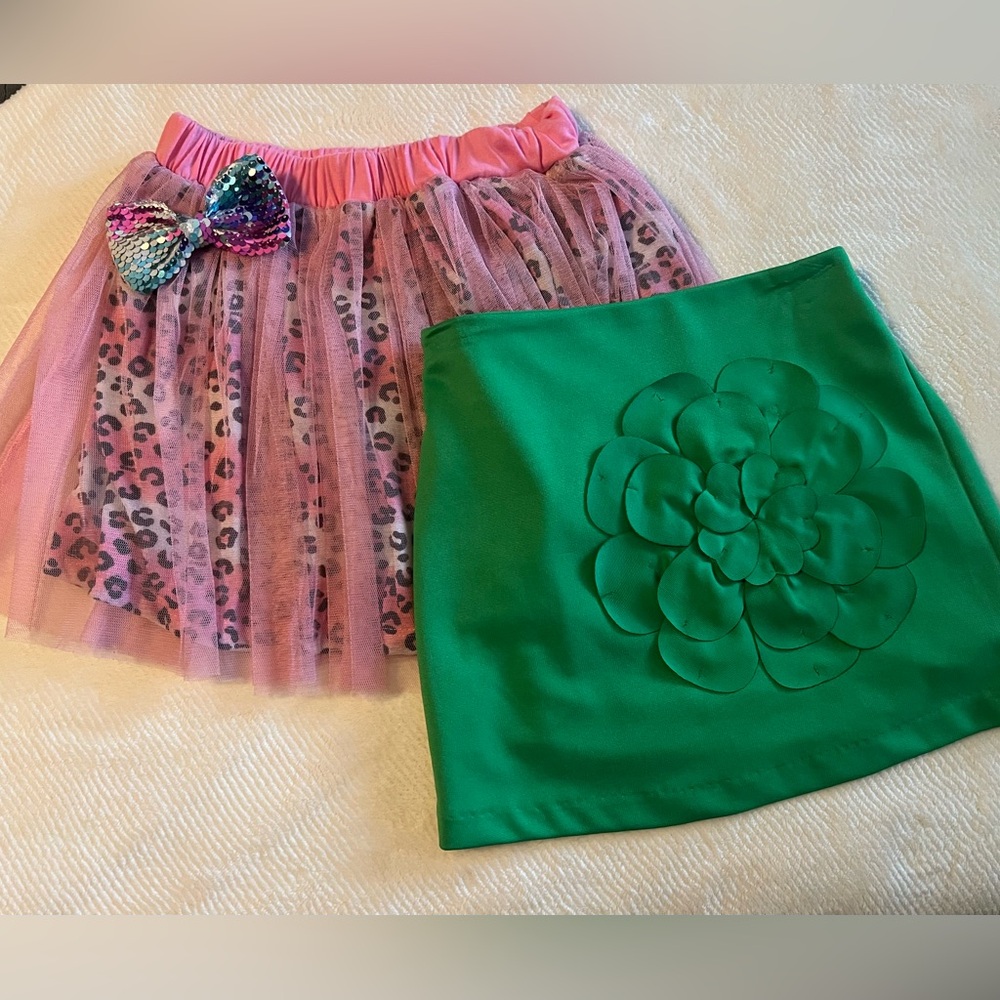 Girls Pink Tutu w Bow and Green Dino Skirt